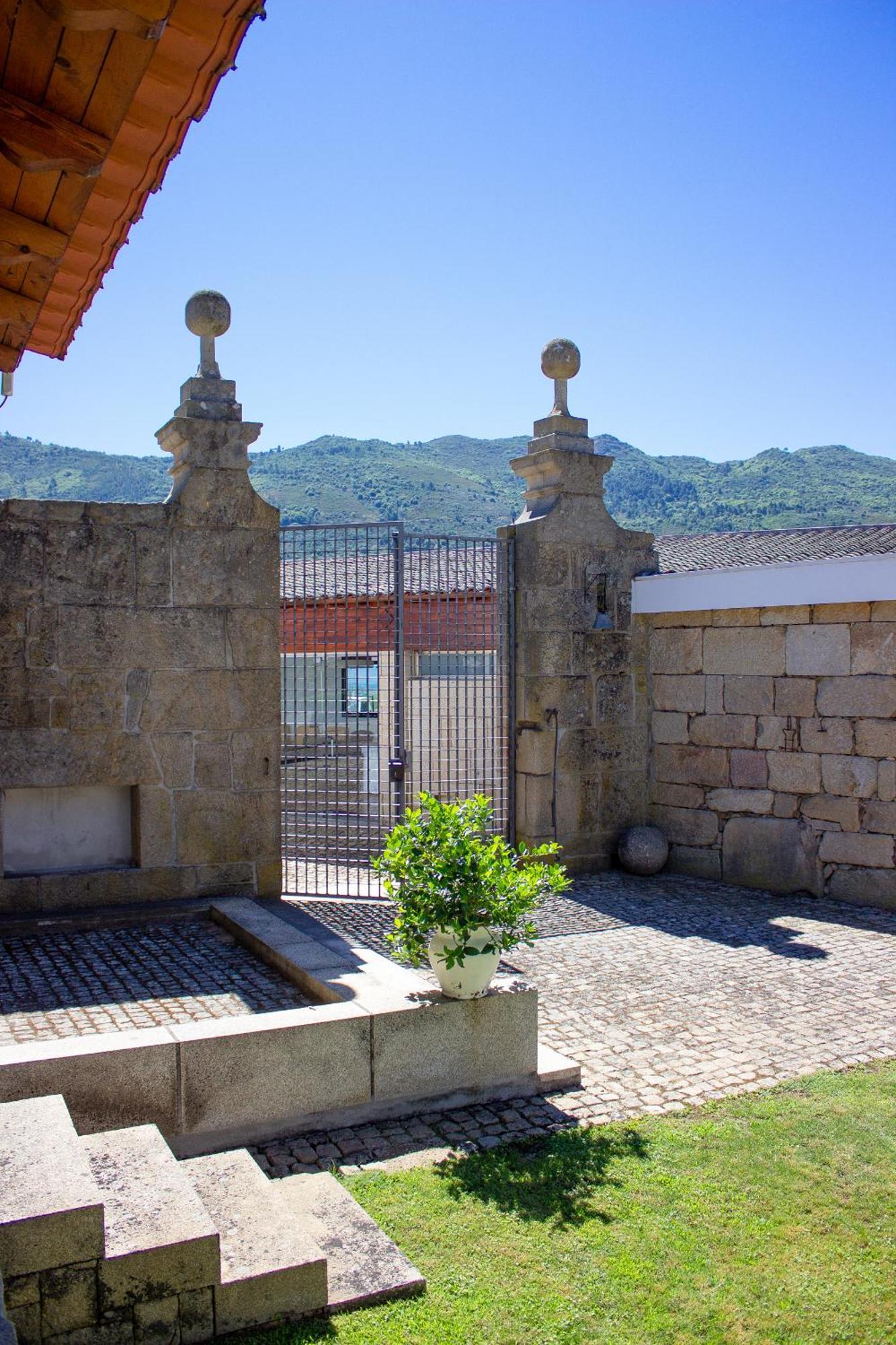 Hotel Rural Casa De Samaioes Chaves Ngoại thất bức ảnh